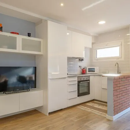 Ao-4 2 Pax Apartment